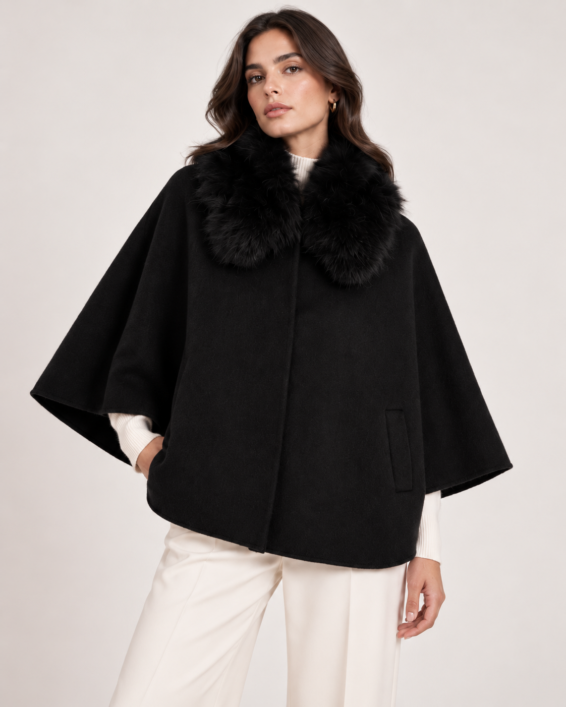 Exklusiver Woll-Poncho mit abnehmbarem Kunstpelzkragen – Elegant & Zeitlos