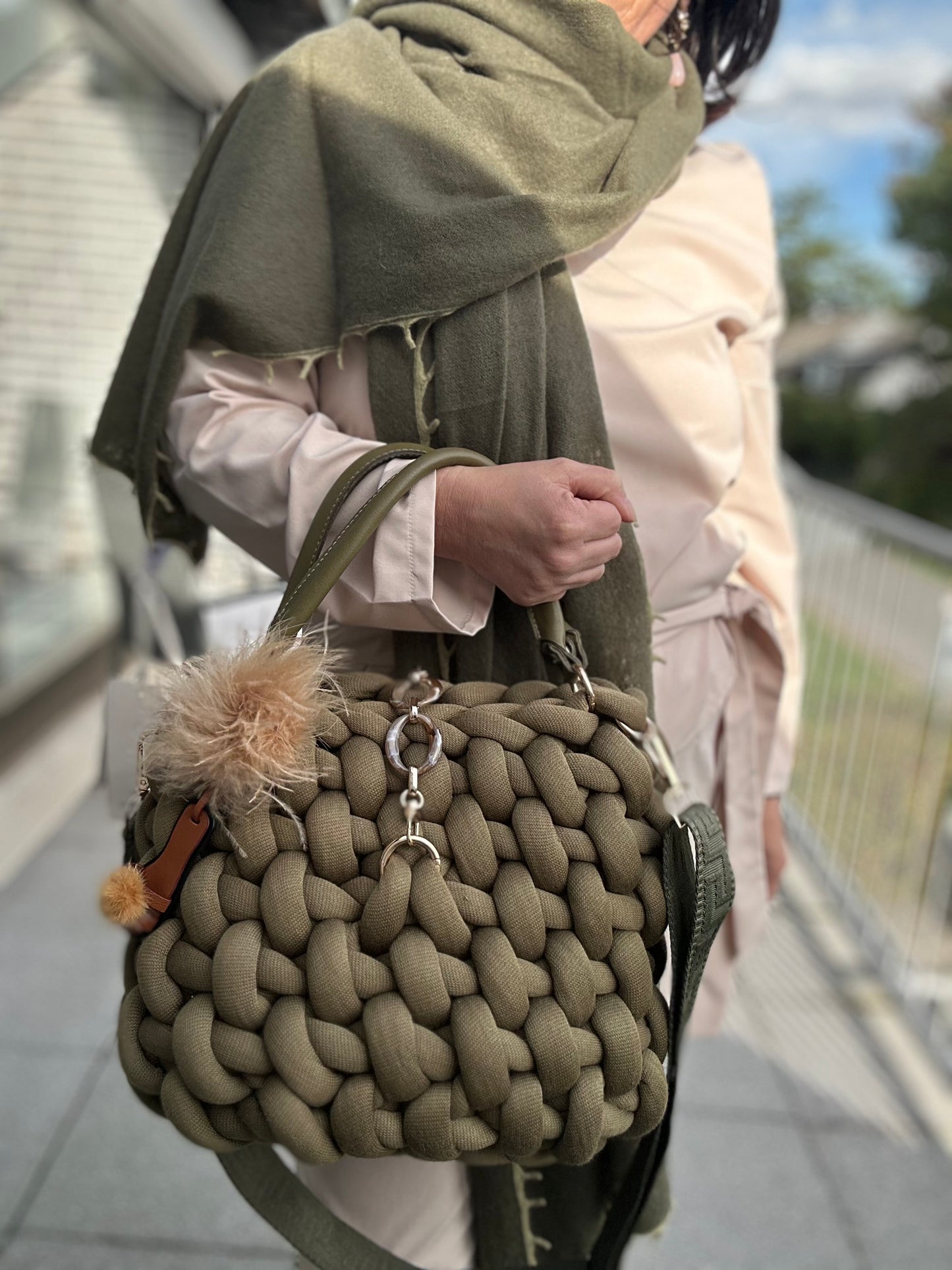 Pillowbag Nuvia – Premium Cotton Tasche in Olive | Designer Handtasche 32x26 cm | Elegante Damen Bag