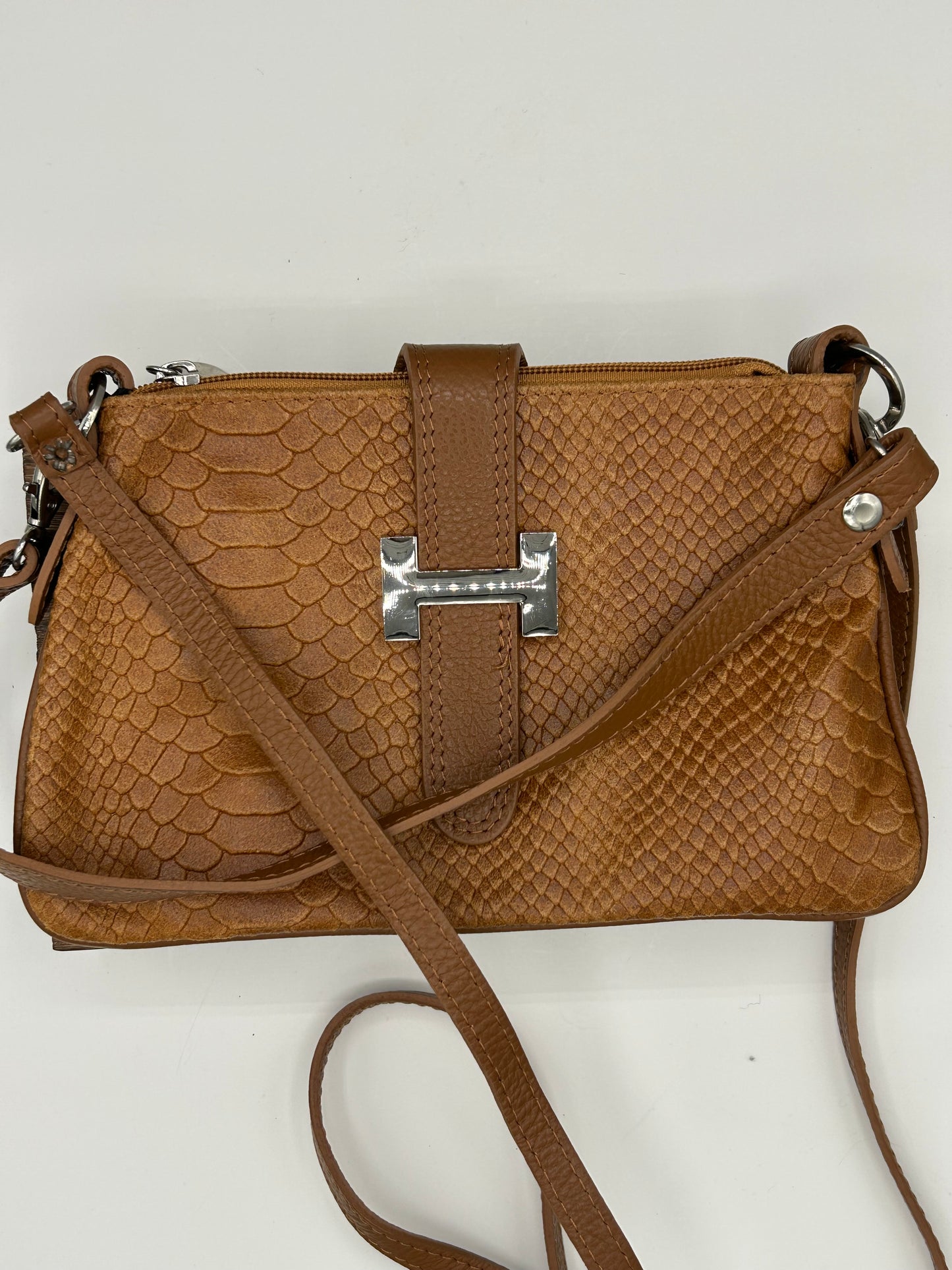 Ledertasche in Krokooptik