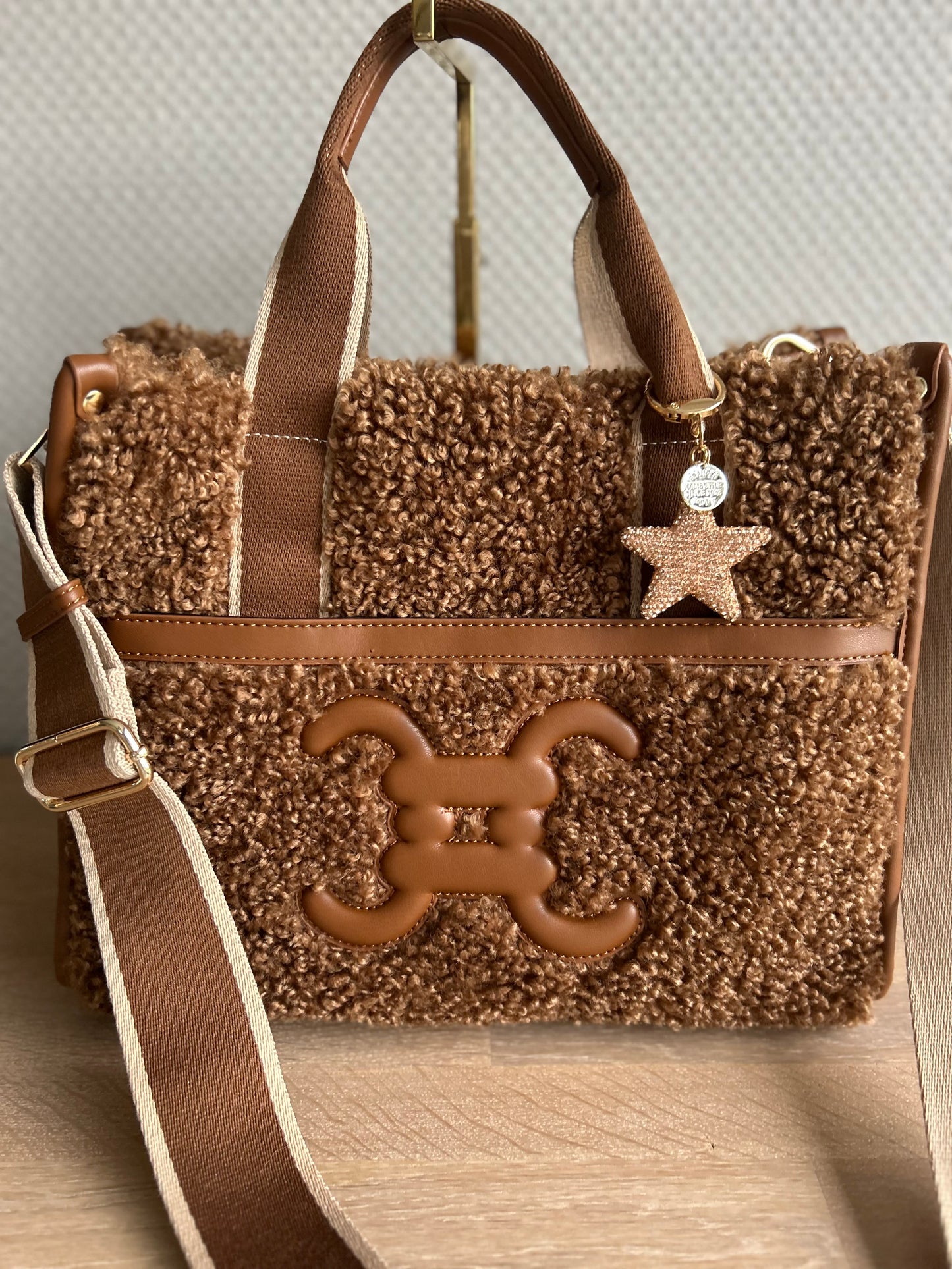 Trendige Teddytasche mit CC Logo