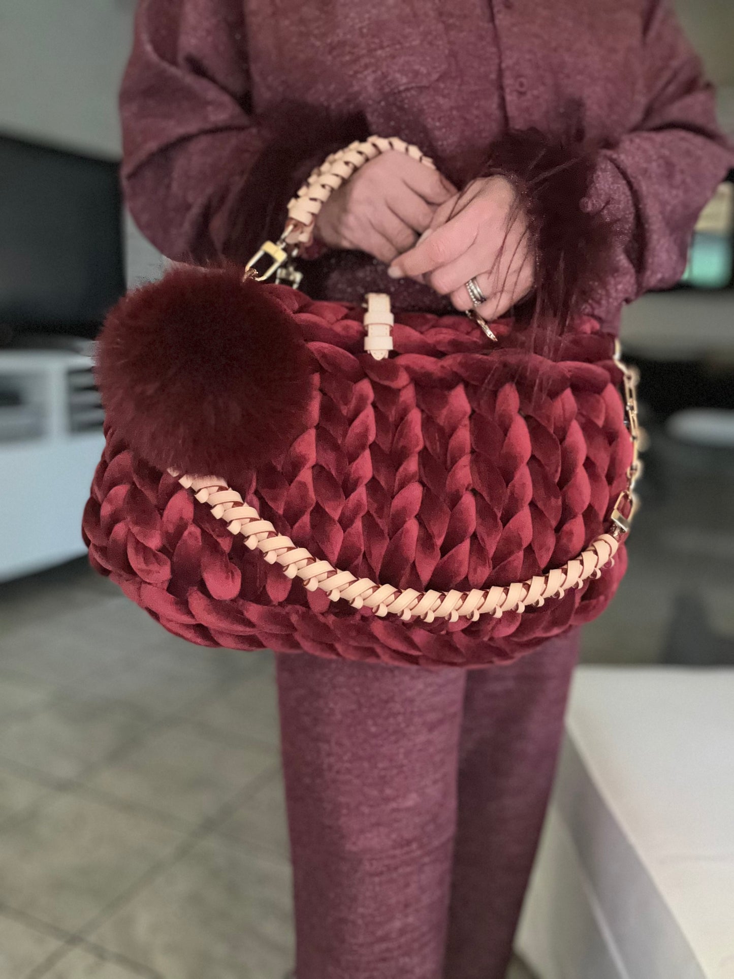 Stricktasche in Burgundy aus Samt