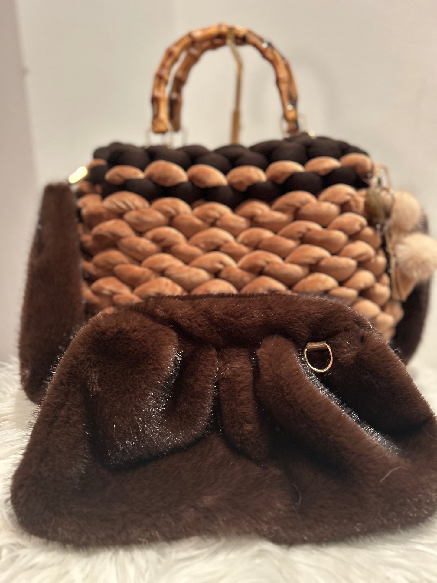 Pillow Bag Wave Terrosso & Schokobraun | Trendige Handtasche mit Bag-in-Bag aus Kunstpelz