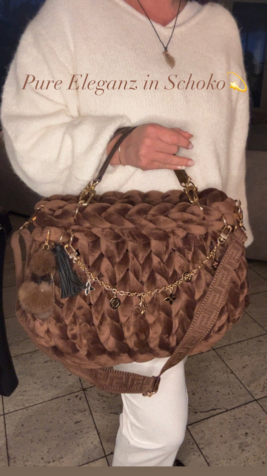 Elegante Pillow Bag Grace aus Samt – Schoko-Braun, 40 x 25 cm