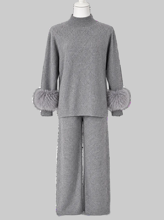 Luxury Strickanzug Grau – 2-teiliges Damen Set mit edlen Fellmanschetten