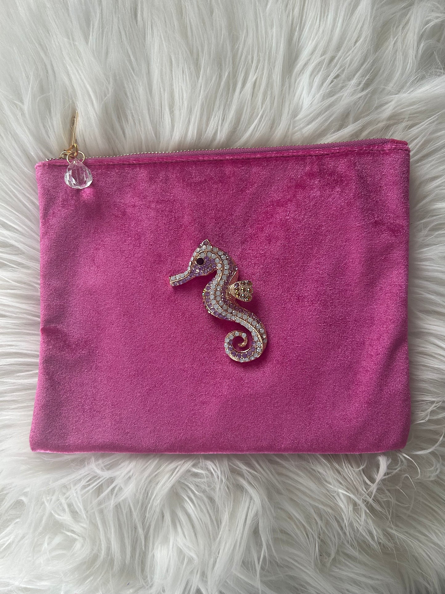 Handveredelte Samt-Pouch – Individuell & wunderschön