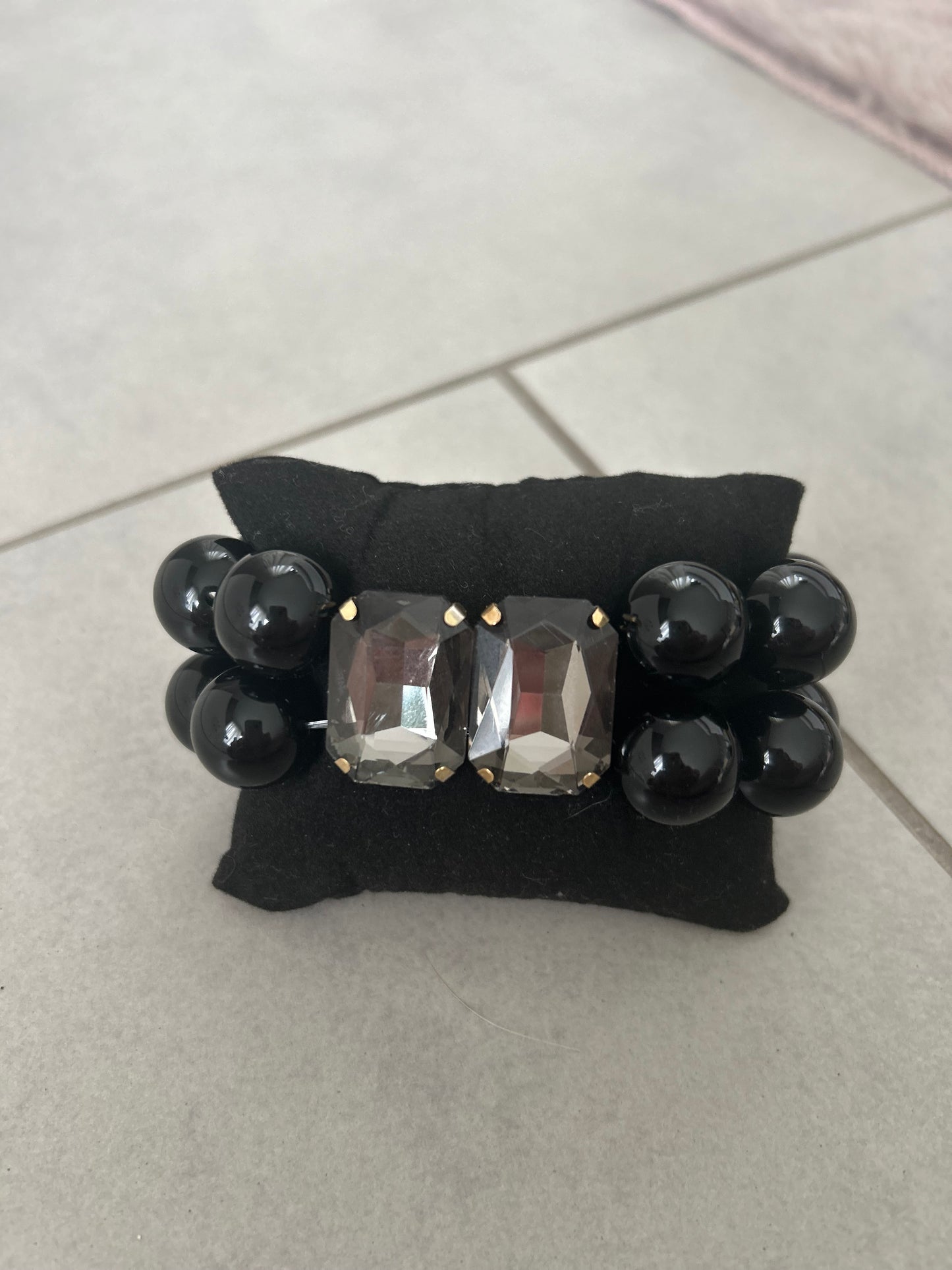 Handgefertigtes Statement Armband – Stylischer Schmuck für Damen