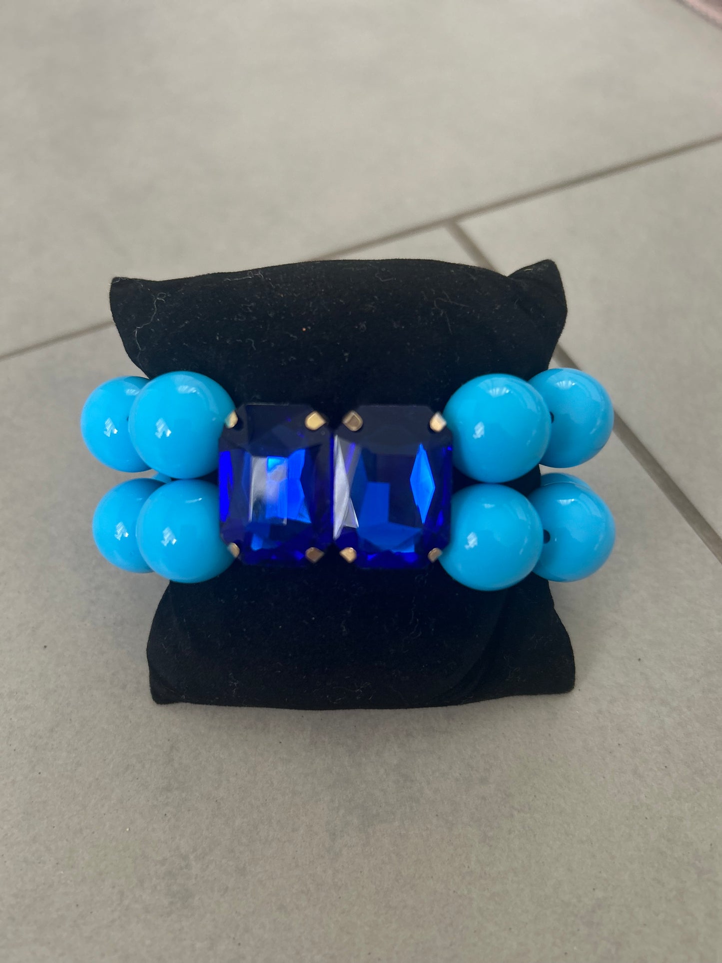 Handgefertigtes Statement Armband – Stylischer Schmuck für Damen