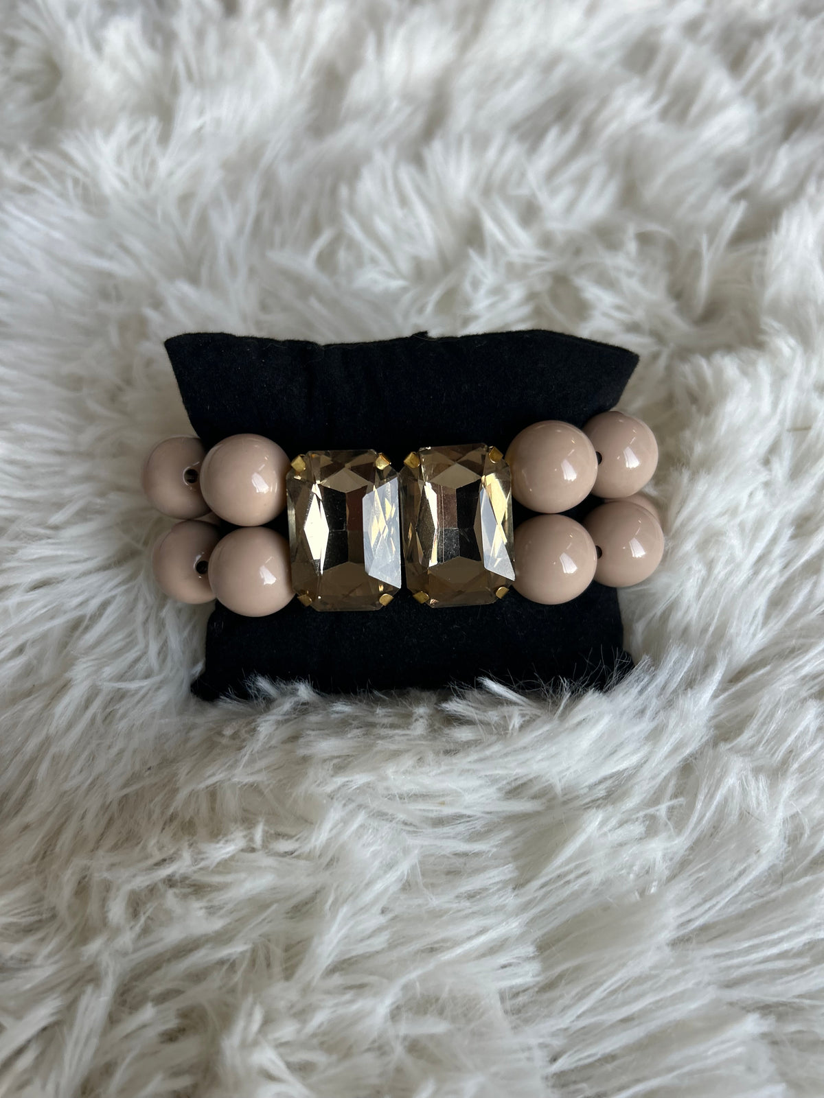 Handgefertigtes Statement Armband – Stylischer Schmuck für Damen