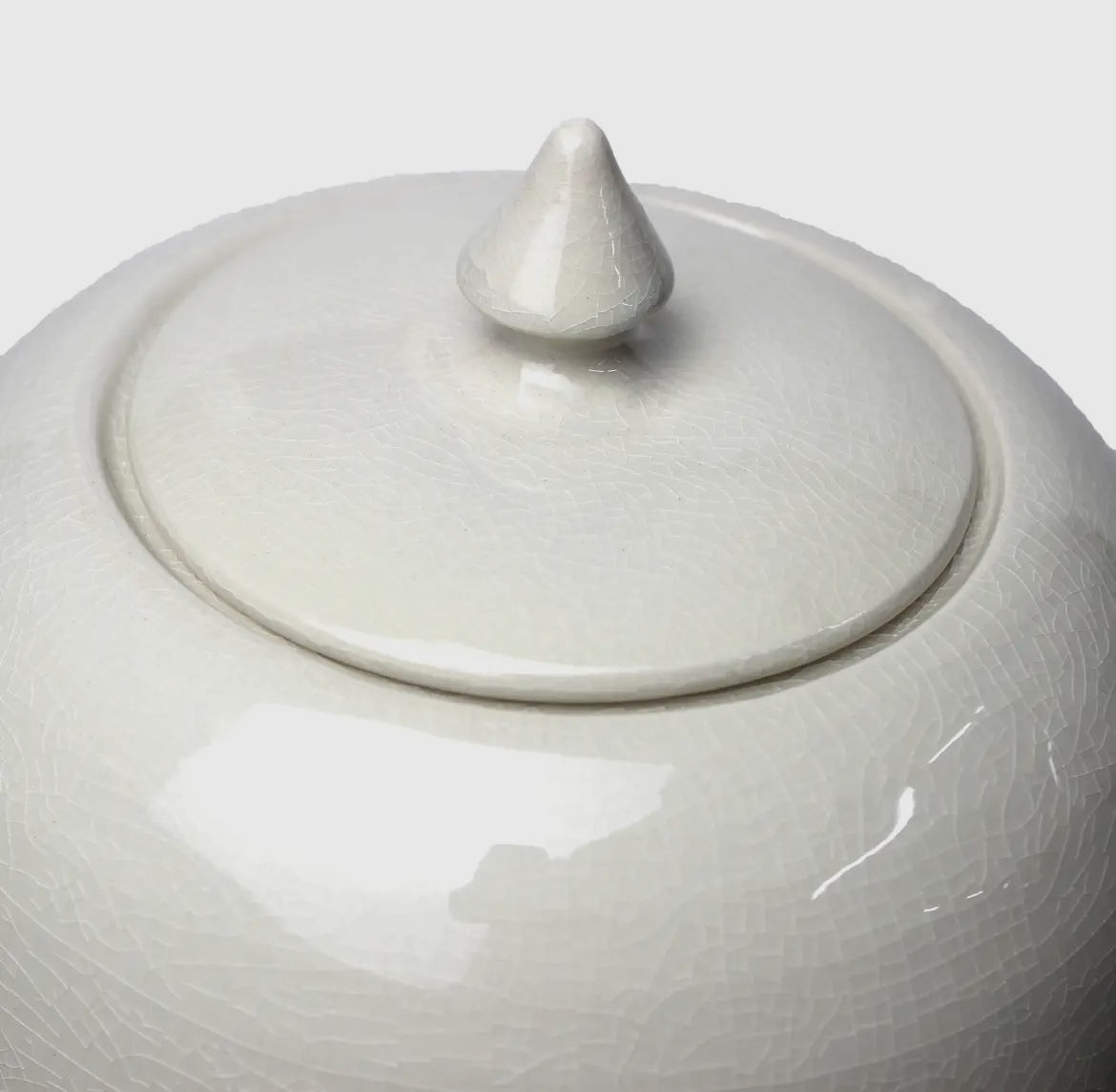 Weiße Keramik-Deckelvase – Stilvolles Wohnaccessoire