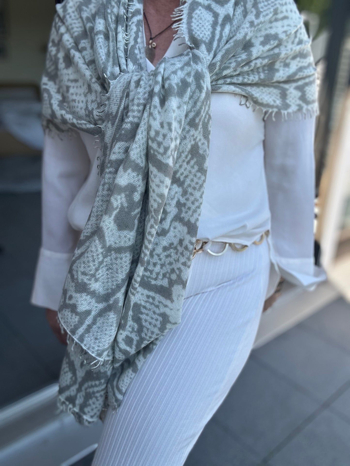 Cute Stuff – Premium Kaschmir-Schal in Snake-Optik | 100% Kashmir | Luxuriös & Weich