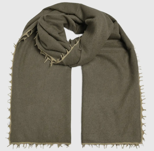 Kaschmir Tuch von Cute Stuff | Olive & Beige Fransen | Eleganter Damen Schal aus 100% Kaschmir