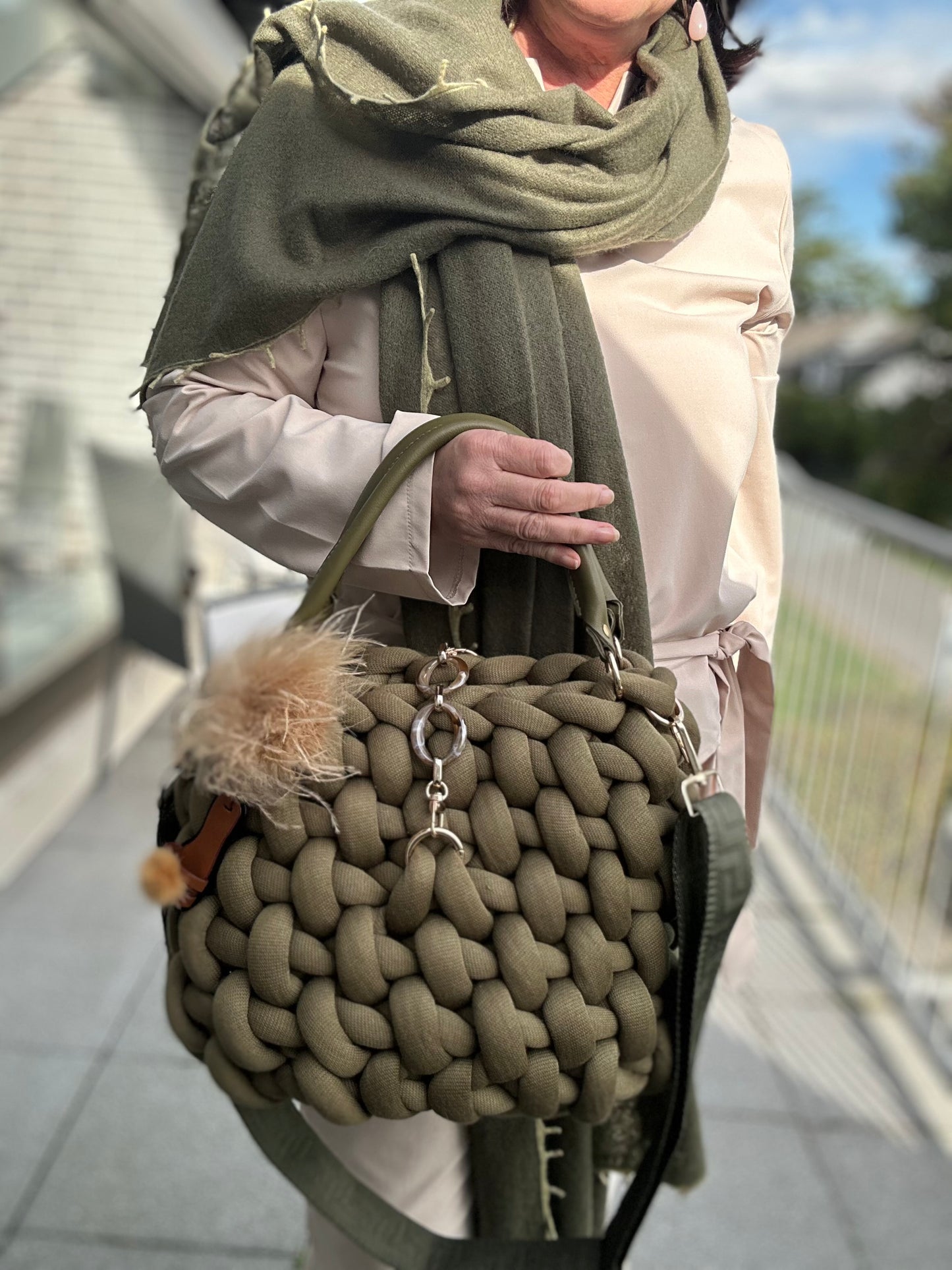 Pillowbag Nuvia – Premium Cotton Tasche in Olive | Designer Handtasche 32x26 cm | Elegante Damen Bag