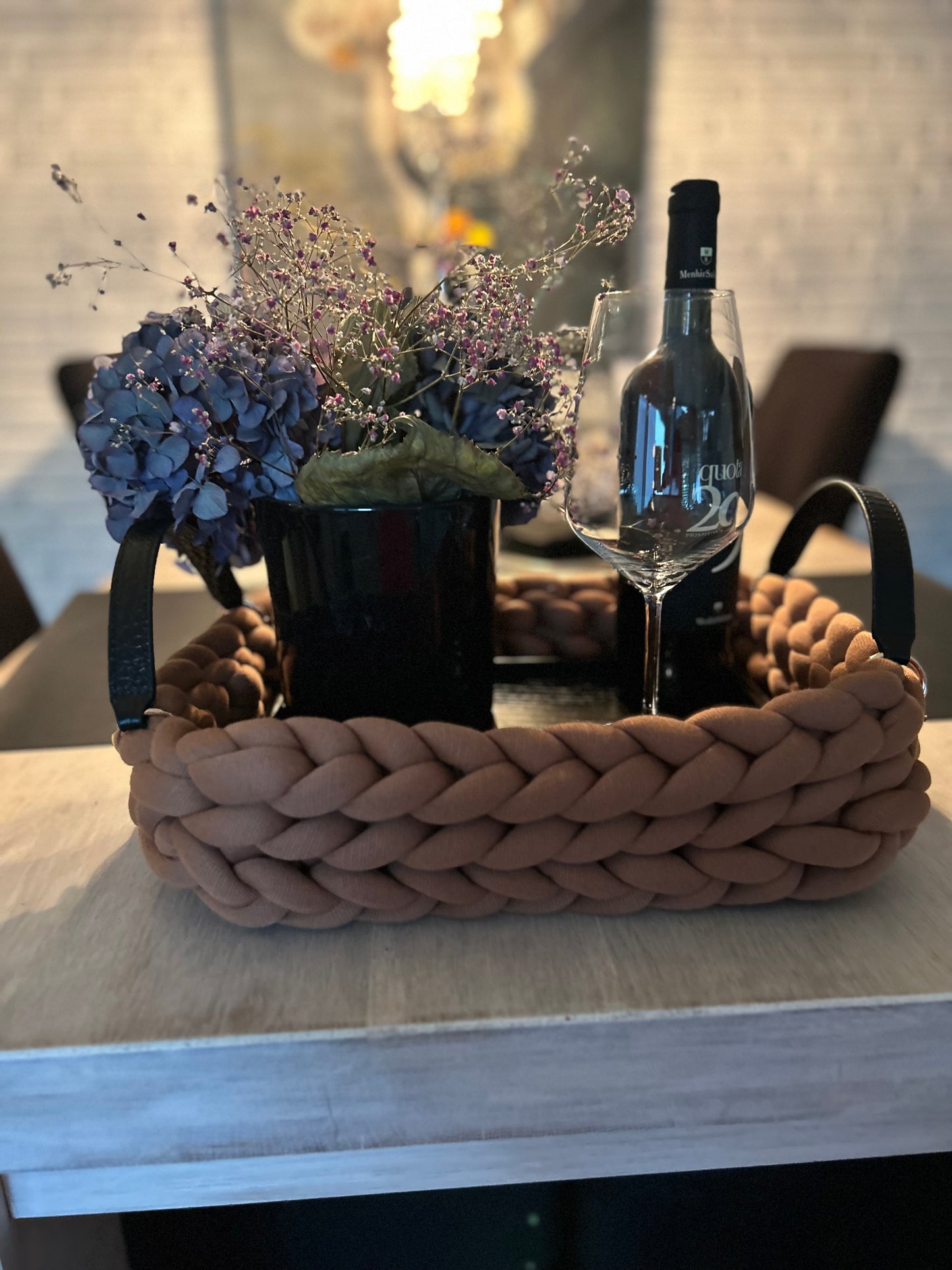 „Tablett in Grobstrick – Stilvoll & Gemütlich