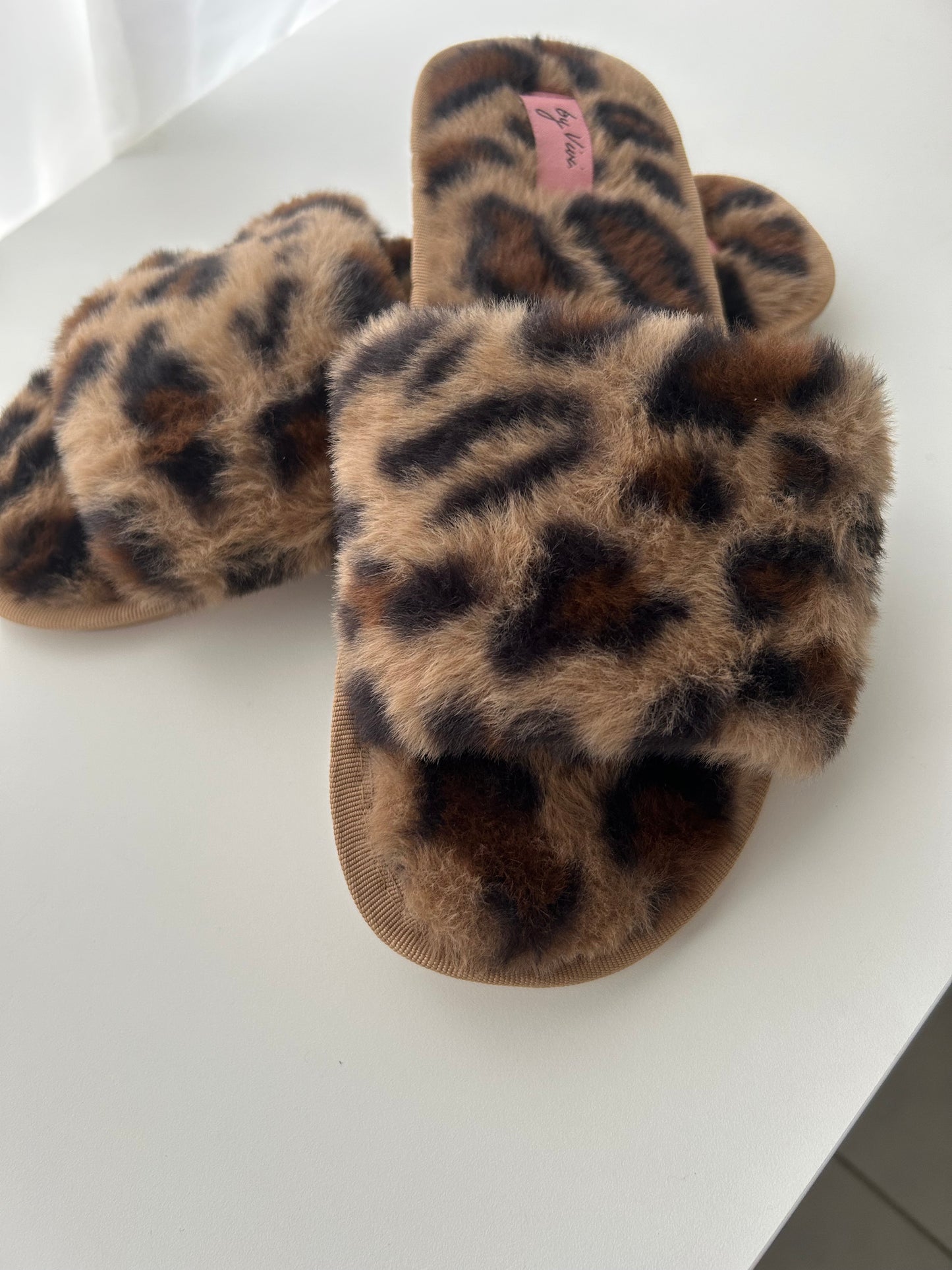 Kuschlige Schlappen Tiger