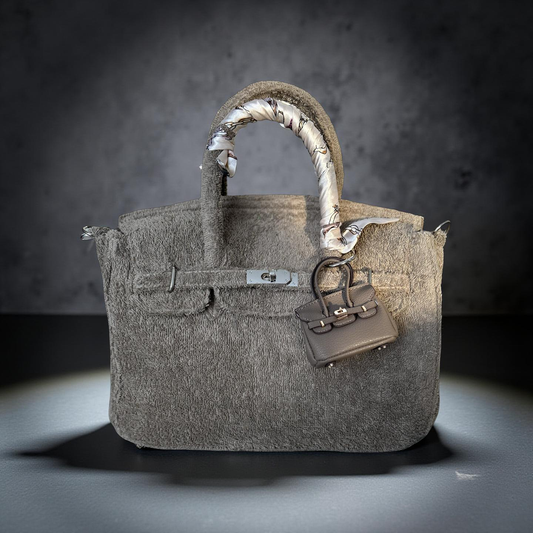 Teddytasche Taupe – Stylische Damen-Handtasche mit Accessoires