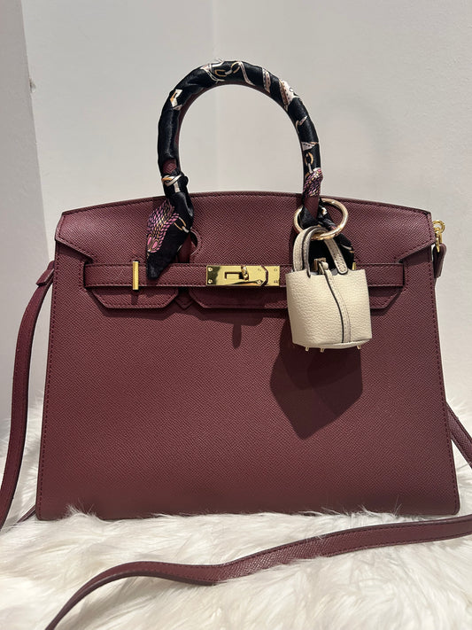 It-Piece: Kunstledertasche in Bordeaux mit Accessoires
