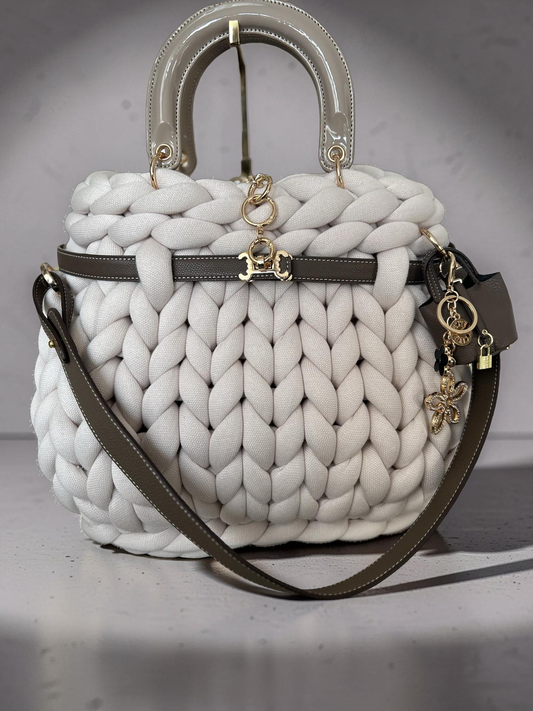 Grobstricktasche Cloud Dancer – Trendtasche Frühjahr Sommer